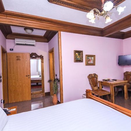 Brilant Antik Center Hotel ติรานา ภายนอก รูปภาพ