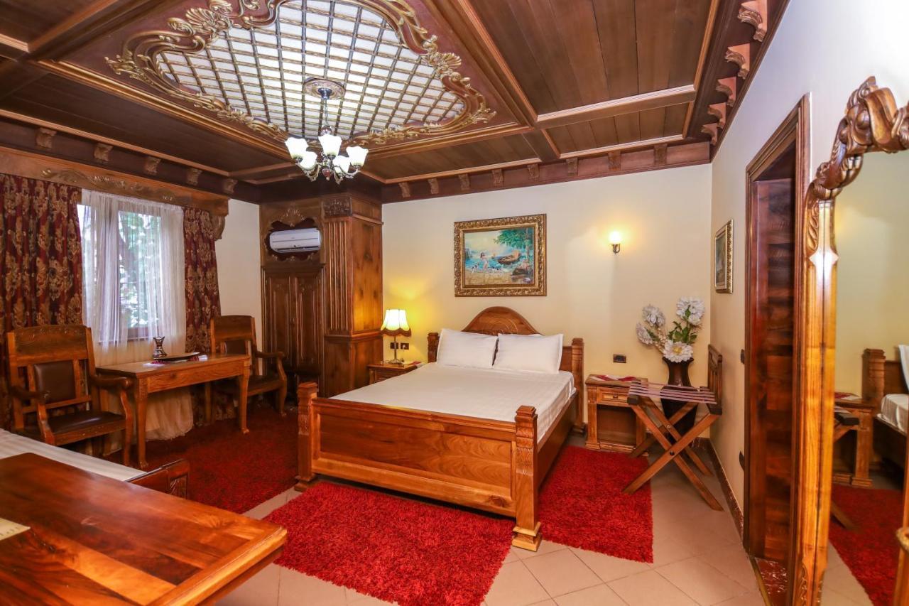 Brilant Antik Center Hotel ติรานา ภายนอก รูปภาพ