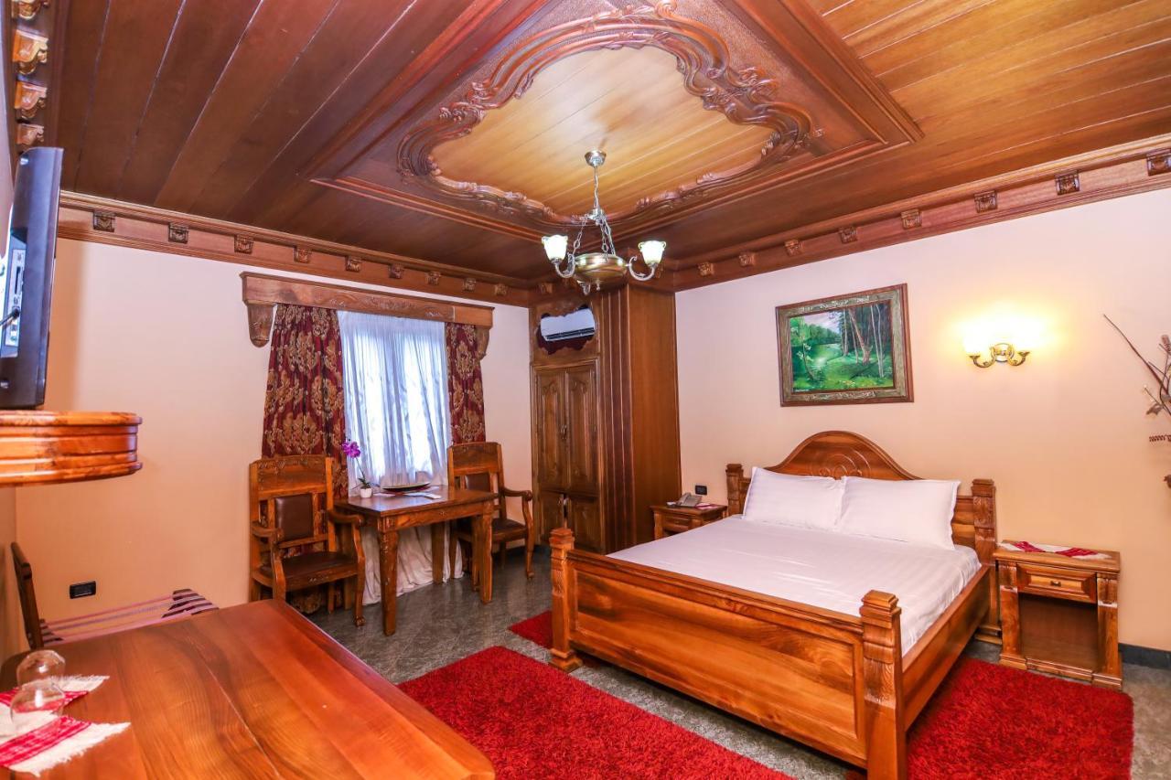 Brilant Antik Center Hotel ติรานา ภายนอก รูปภาพ