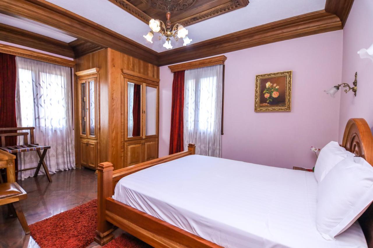 Brilant Antik Center Hotel ติรานา ภายนอก รูปภาพ